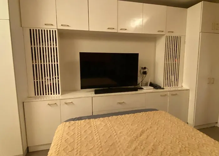 Apartment Affordable, Cozy & Quiet 1br In Bgc - Ideal For Short & Long